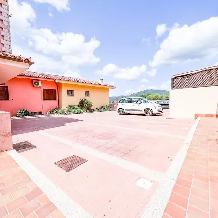 Atene 12 דירה אולביה