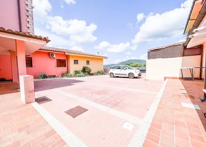 Atene 12 דירה אולביה