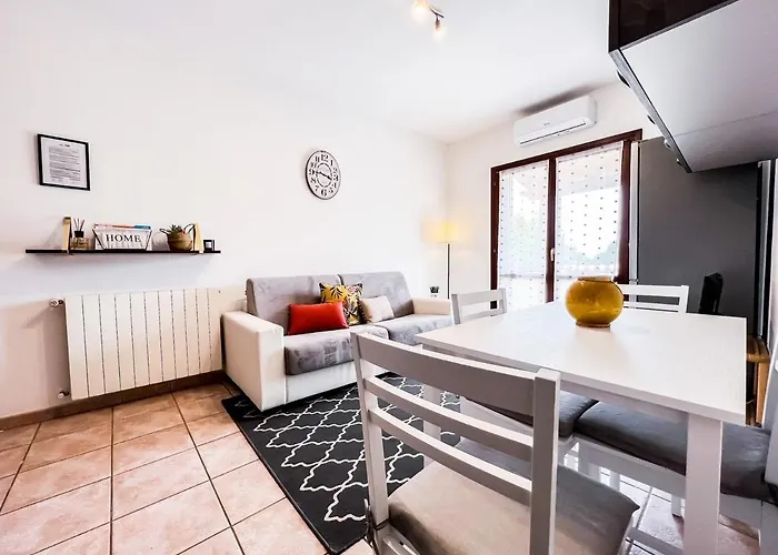 Atene 12 דירה אולביה